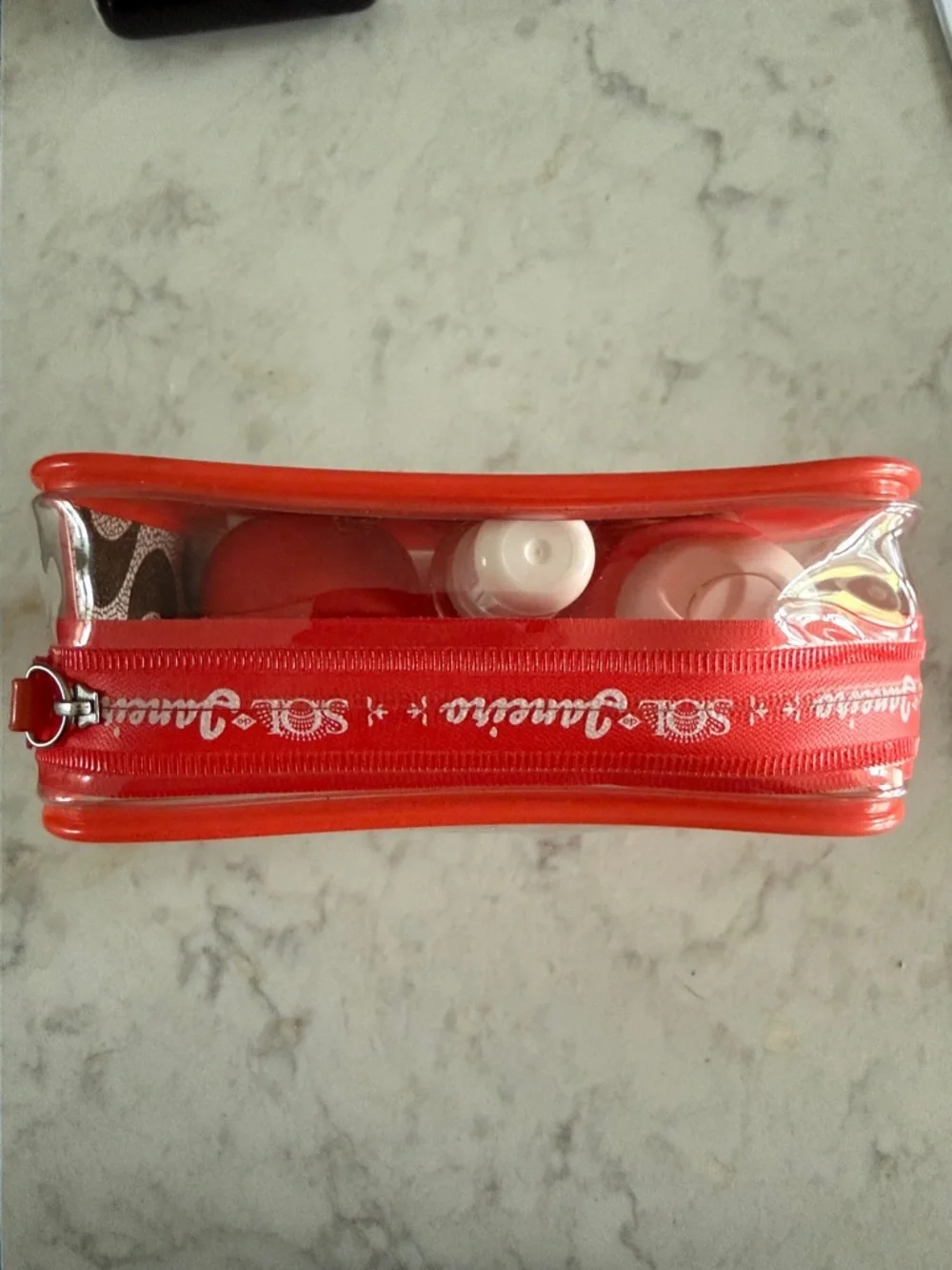 Sol de Janeiro Bom Dia Bright Travel Gift Set - Red - Picture 4 of 5